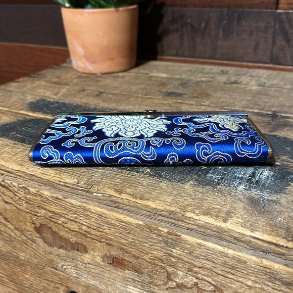 No Brand Tag Royal Blue and Gold Tapestry Wallet - Picture 4 of 8